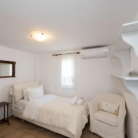 Victoria With Sea View And Two Private Pools Villa *